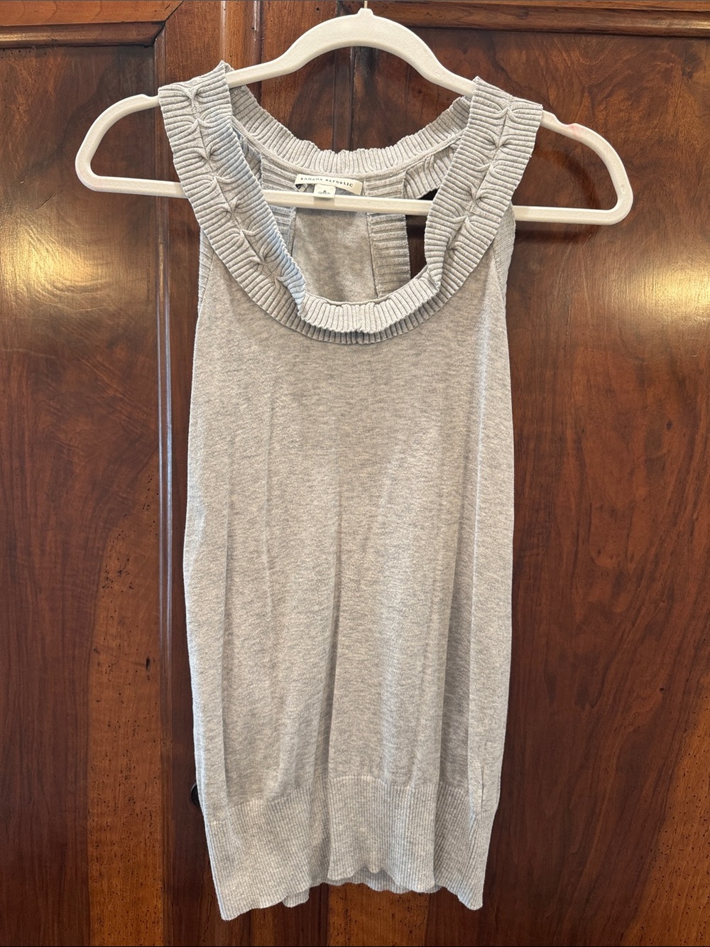 Banana Republic Gray Sleeveless Ruffled Collar Tank